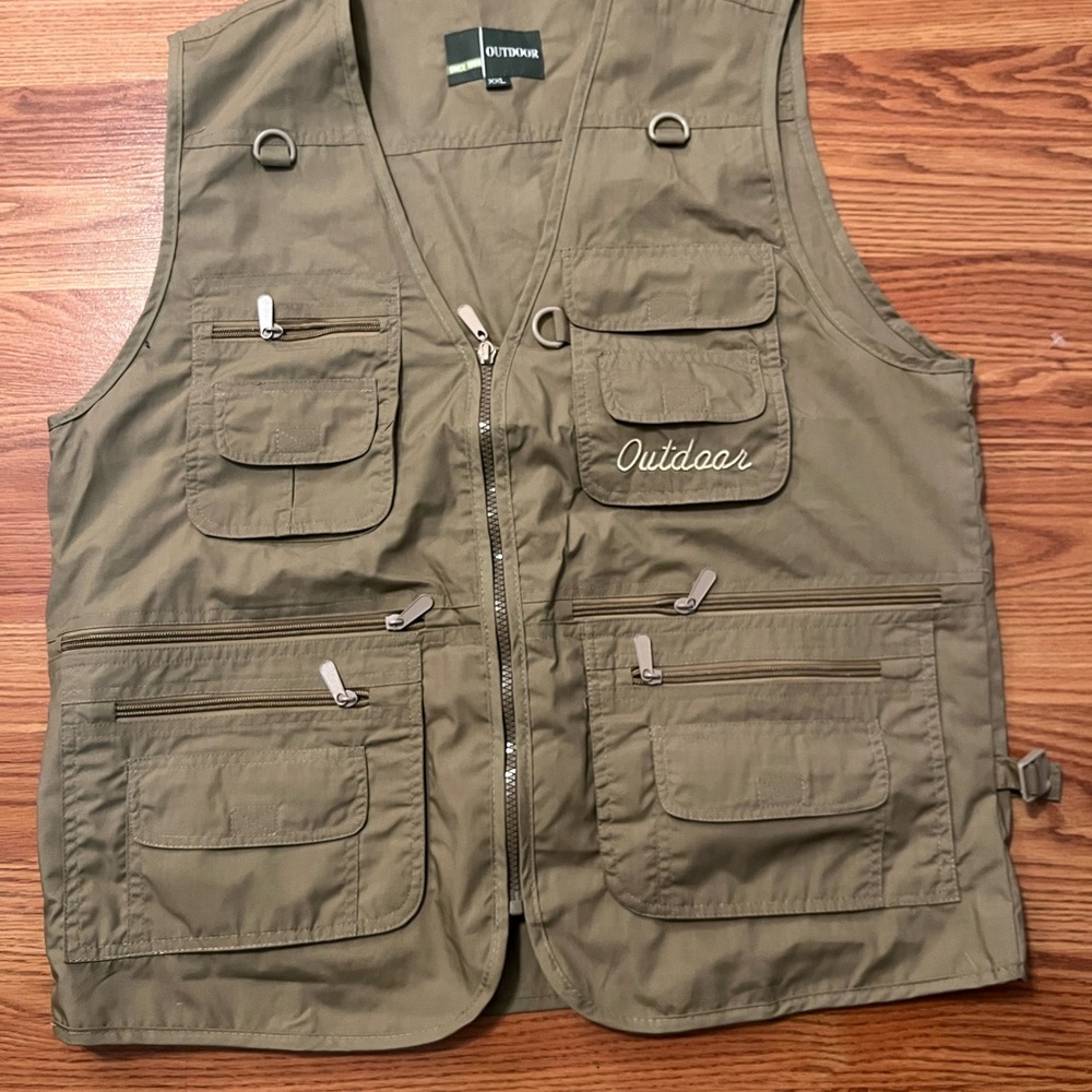 Khaki Outdoor Utility Vest Great for fishing and hunting